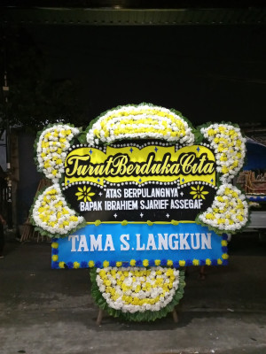 Papan Bunga Duka di Taliabu Barat